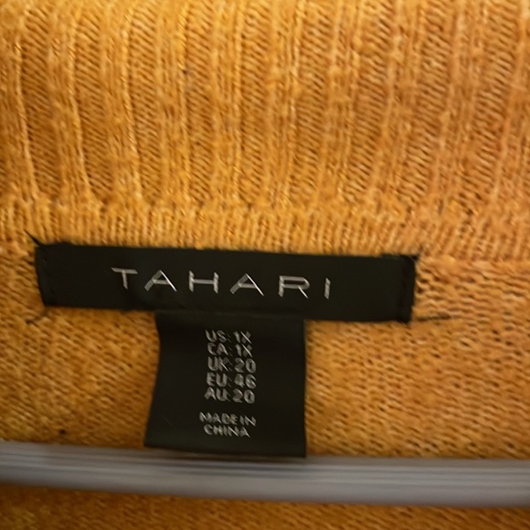 Tahari.  1x - Picture 2 of 2
